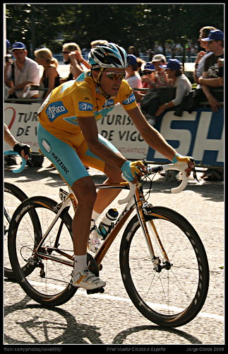 Alberto contador wearing the golden jersey of the vuelta a espana
