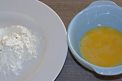 Flour and eggs2
