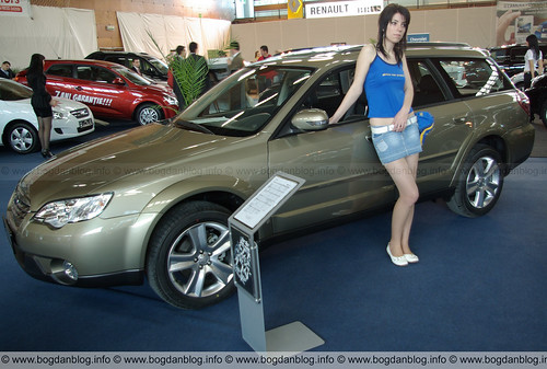 Fete la Salonul Auto AutoLine Iasi 2008