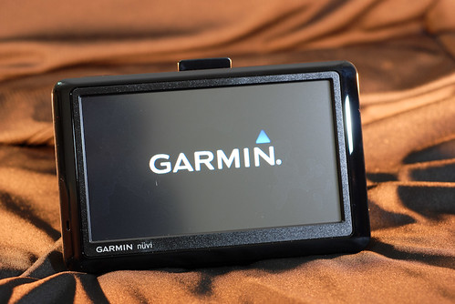 開機速度比我預期的慢很多，會先顯示 Garmin 的 logo。