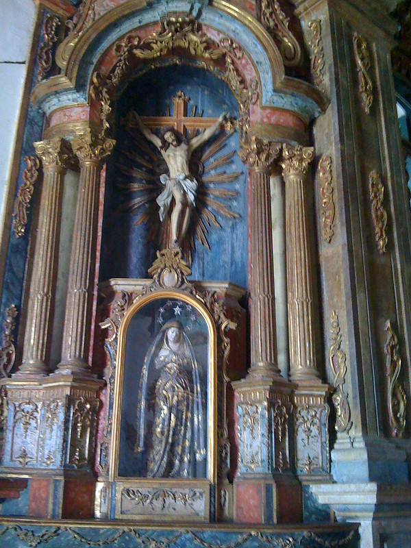 Altar Igreja de Nossa Senhora da Corrente<br/>© <a href="https://flickr.com/people/12783386@N07" target="_blank" rel="nofollow">12783386@N07</a> (<a href="https://flickr.com/photo.gne?id=3214104606" target="_blank" rel="nofollow">Flickr</a>)