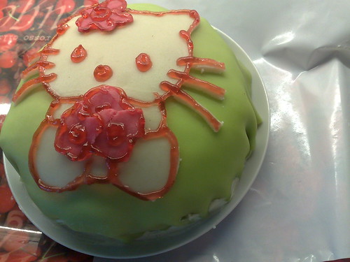Hello Kitty cake (home made)