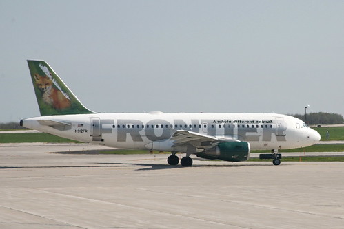Frontier Airlines (by cliff1066™)