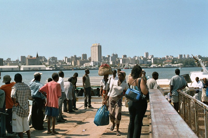 Ferry from Catembe to Maputo<br/>© <a href="https://flickr.com/people/27740510@N05" target="_blank" rel="nofollow">27740510@N05</a> (<a href="https://flickr.com/photo.gne?id=3496626322" target="_blank" rel="nofollow">Flickr</a>)