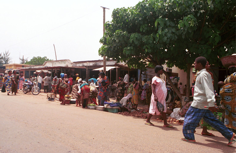 Togo West Africa Street Market Palimé formerly known as Kpalimé is a city in Plateaux Region Togo near the Ghanaian border 23 April 1999 004a<br/>© <a href="https://flickr.com/people/41087279@N00" target="_blank" rel="nofollow">41087279@N00</a> (<a href="https://flickr.com/photo.gne?id=3237029833" target="_blank" rel="nofollow">Flickr</a>)