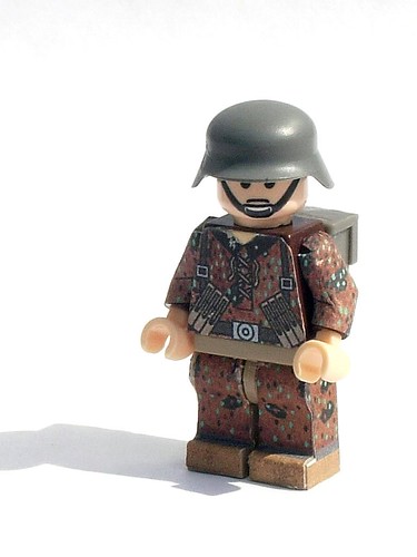 Custom minifig Waffen SS camouflage