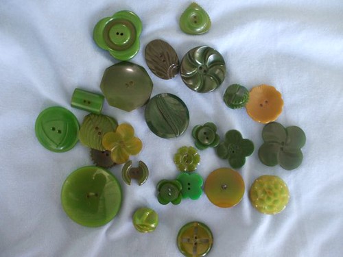Marty's vintage button collection - green Bakelite