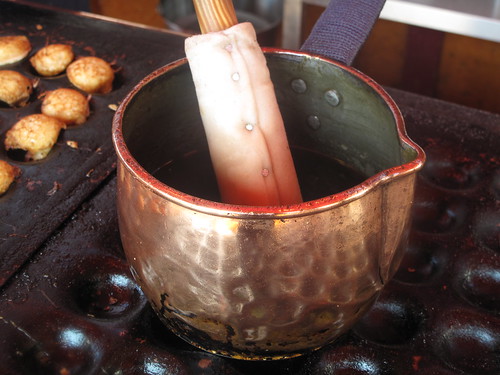 Copper oiling pot with brush