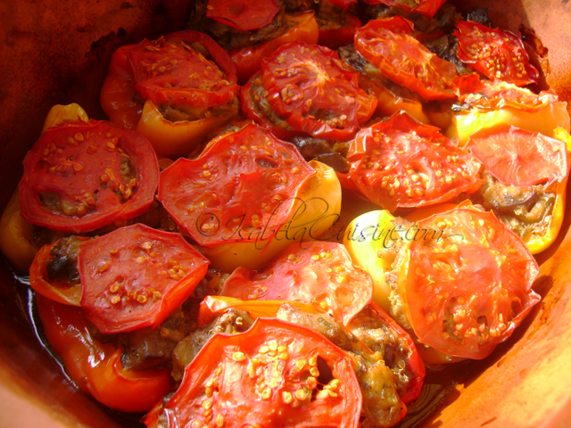 Peppers stuffed with eggplant