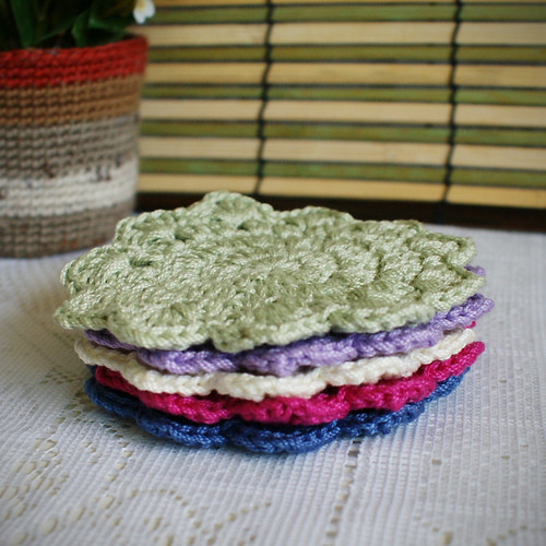 SmoothFox Crochet and Knit: SmoothFox&apos;s Petal Coasters - Free Pattern
