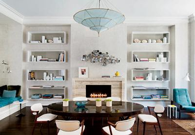Blue + white interior: Dark + light in Frank Roop's midcentury modern dining room, from Elle Decor