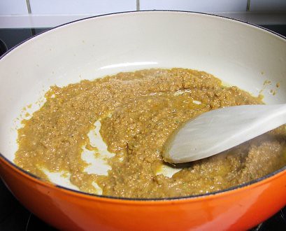 Curry Paste Cooking