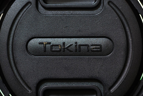 磨成這樣的 Tokina 字樣，之前的主人應該很常帶出門吧