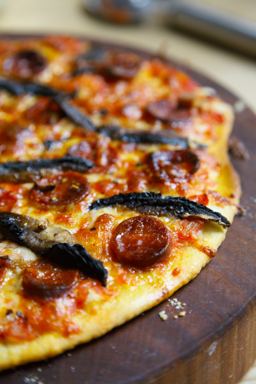 :: Chorizo and Mushroom Thin Crust Pizza
