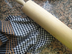 Rolling pin for nuts