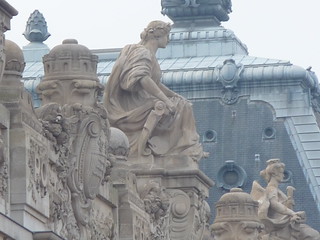 quai d'orsay statues