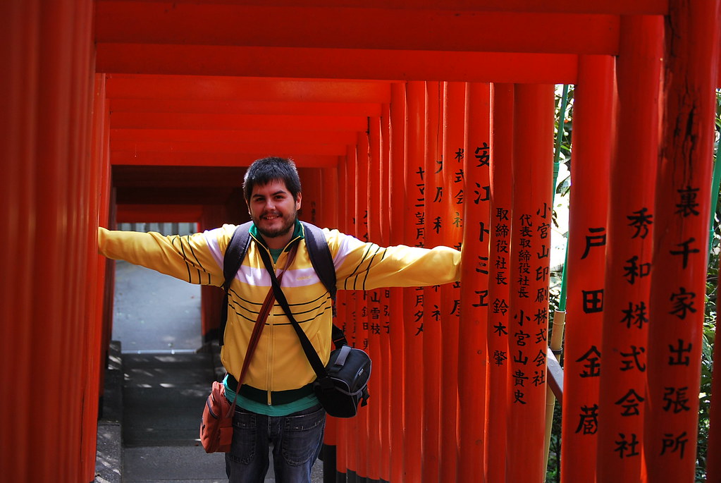 Pau entre torii rojos