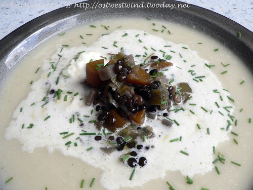 Cauliflower Soup with Beluga Lentils & Chives