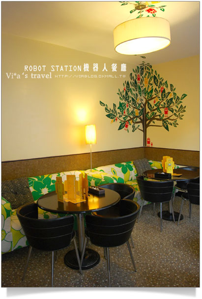 【台中餐廳介紹】台中機器人餐廳ROBOT STATION～鐵皮駛(駅)機器人餐廳