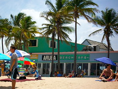 Aruba Beach Cafe at Lauderdale by the Sea • <a style="font-size:0.8em;" href="http://www.flickr.com/photos/34335049@N04/3849800487/" target="_blank">View on Flickr</a>