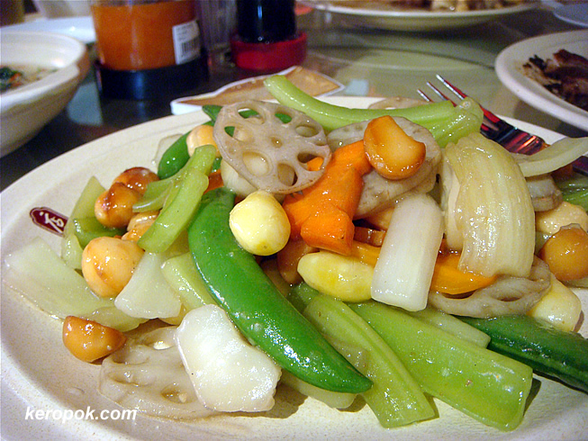 Stir Fried Lotus Roots with Macadamia Nuts