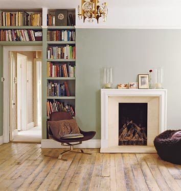 Calm, minimalist living room: Farrow & Ball's 'Blue Gray'
