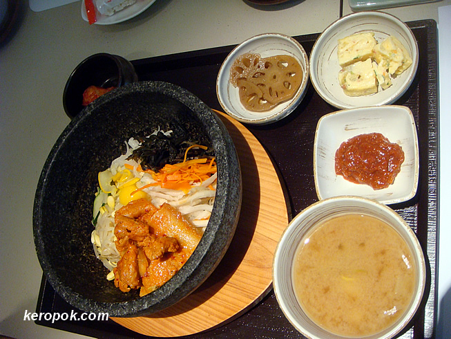 Jeyuk Dolsot Bibimbap