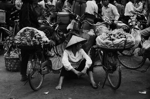 Hanoi in BW 8 (by Tony Trần)