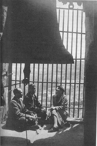 Luis Buñuel, Hernando Viñes y su mujer Lulú Jourdan en el campanario de la torre de la Catedral de Toledo el 10 de mayo de 1936