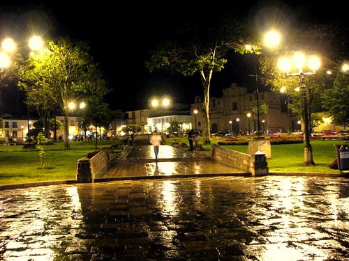 Plaza de Armas de Cajamarca (by morrissey)