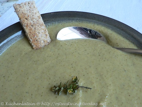 Broccoli Soup with Garlic and Olive Oil