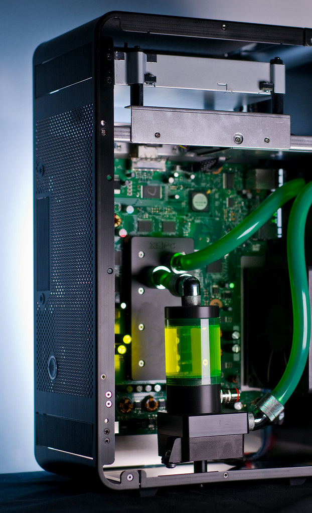Liquid Cooled Xbox 360 - Front View. 