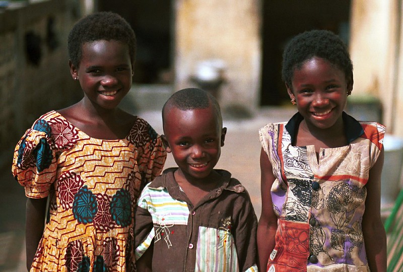 Togo West Africa Beautiful Children African Village close to Palimé formerly known as Kpalimé a city in Plateaux Region Togo near the Ghanaian border 23 April 1999 006<br/>© <a href="https://flickr.com/people/41087279@N00" target="_blank" rel="nofollow">41087279@N00</a> (<a href="https://flickr.com/photo.gne?id=13888946636" target="_blank" rel="nofollow">Flickr</a>)
