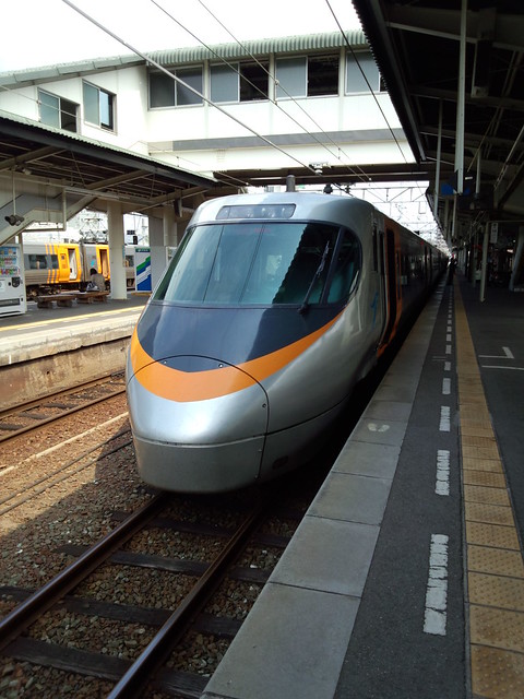 この日の目的地、松山へ｜松山駅
