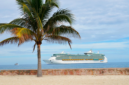 the ship at cocoa cay - bahamas