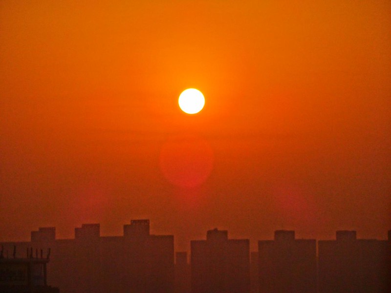 The Last Sunrise of 2013 in Shanghai<br/>© <a href="https://flickr.com/people/78797573@N00" target="_blank" rel="nofollow">78797573@N00</a> (<a href="https://flickr.com/photo.gne?id=11665456233" target="_blank" rel="nofollow">Flickr</a>)
