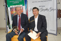 DSC_9906 Abel Soberón Pérez y Heberardo González Garza durante la presentación del libro.