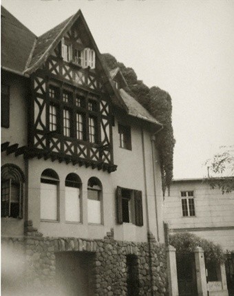 El castillo Rojo, camino al zoologico Diseñado en los años 20 por el arquitecto Federico Biéregel,