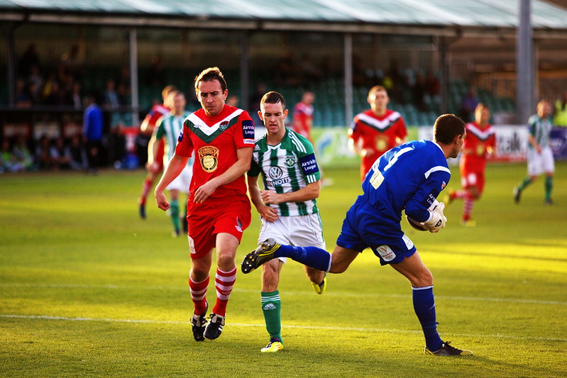 Bray Wanderers v Cork City #2<br/>© <a href="https://flickr.com/people/95412871@N00" target="_blank" rel="nofollow">95412871@N00</a> (<a href="https://flickr.com/photo.gne?id=9526025297" target="_blank" rel="nofollow">Flickr</a>)