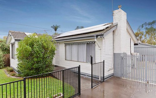 16 Lucas St, Newcomb VIC 3219