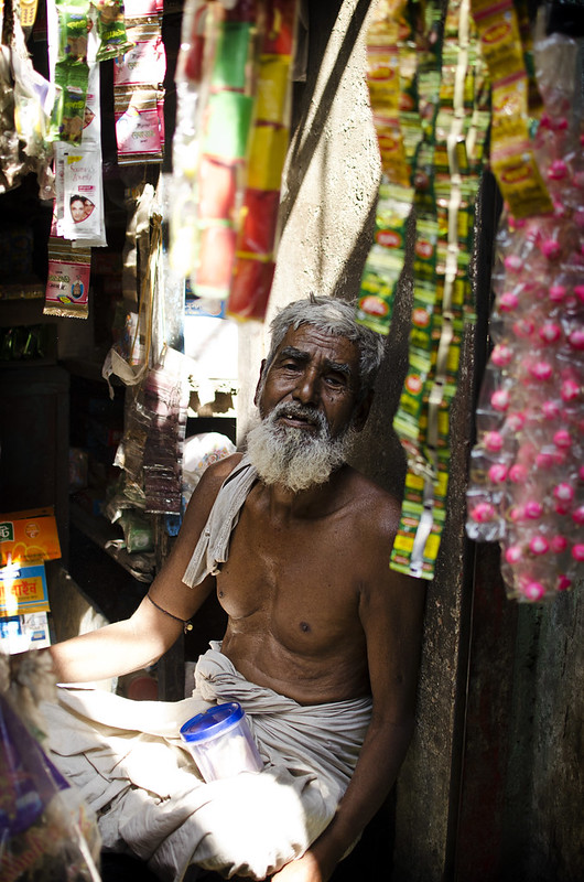 Old Man in his shop<br/>© <a href="https://flickr.com/people/58171316@N08" target="_blank" rel="nofollow">58171316@N08</a> (<a href="https://flickr.com/photo.gne?id=18674297860" target="_blank" rel="nofollow">Flickr</a>)