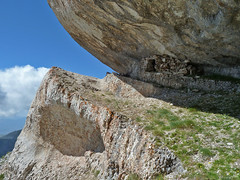 Escursionismo Gran Sasso - Grotta del Capraro