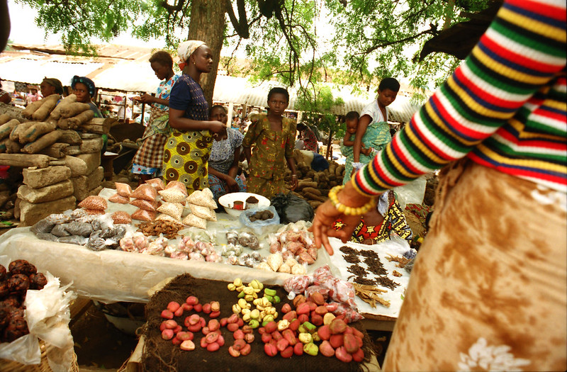 Togo West Africa Street Market Palimé formerly known as Kpalimé is a city in Plateaux Region Togo near the Ghanaian border 23 April 1999 072<br/>© <a href="https://flickr.com/people/41087279@N00" target="_blank" rel="nofollow">41087279@N00</a> (<a href="https://flickr.com/photo.gne?id=13946479744" target="_blank" rel="nofollow">Flickr</a>)