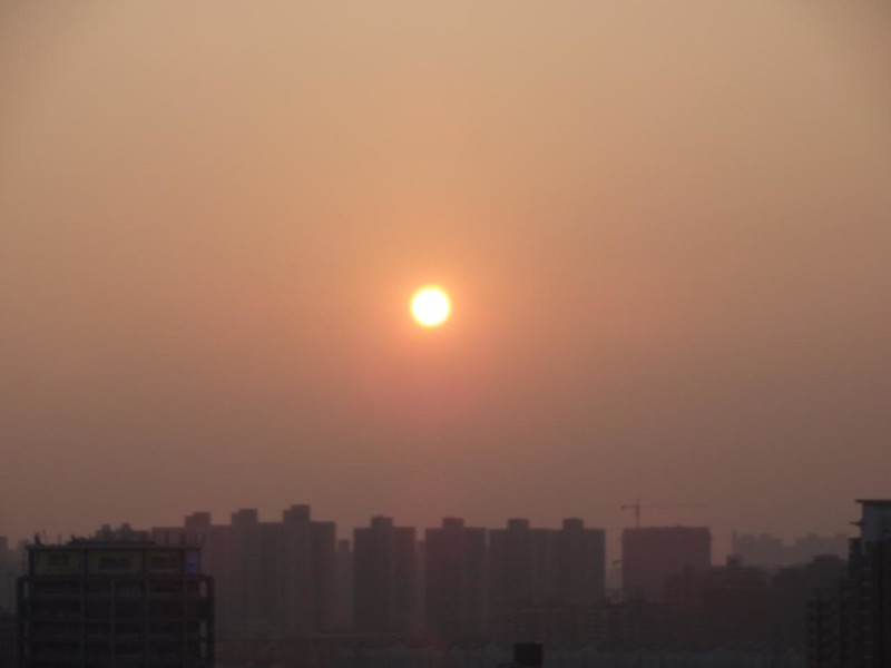 Sunrise in Shanghai<br/>© <a href="https://flickr.com/people/78797573@N00" target="_blank" rel="nofollow">78797573@N00</a> (<a href="https://flickr.com/photo.gne?id=11464600924" target="_blank" rel="nofollow">Flickr</a>)