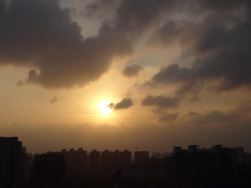 Sunrise in Shanghai<br/>© <a href="https://flickr.com/people/78797573@N00" target="_blank" rel="nofollow">78797573@N00</a> (<a href="https://flickr.com/photo.gne?id=11464527263" target="_blank" rel="nofollow">Flickr</a>)