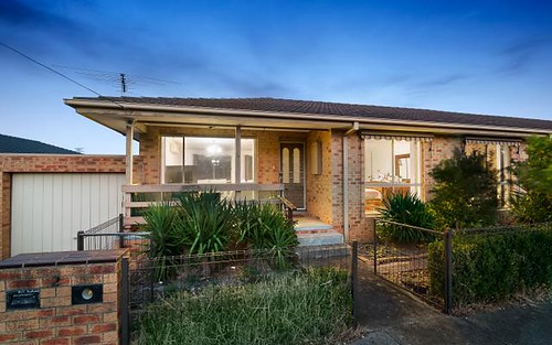 2/1 Sandalwood Dr, Oakleigh South VIC 3167