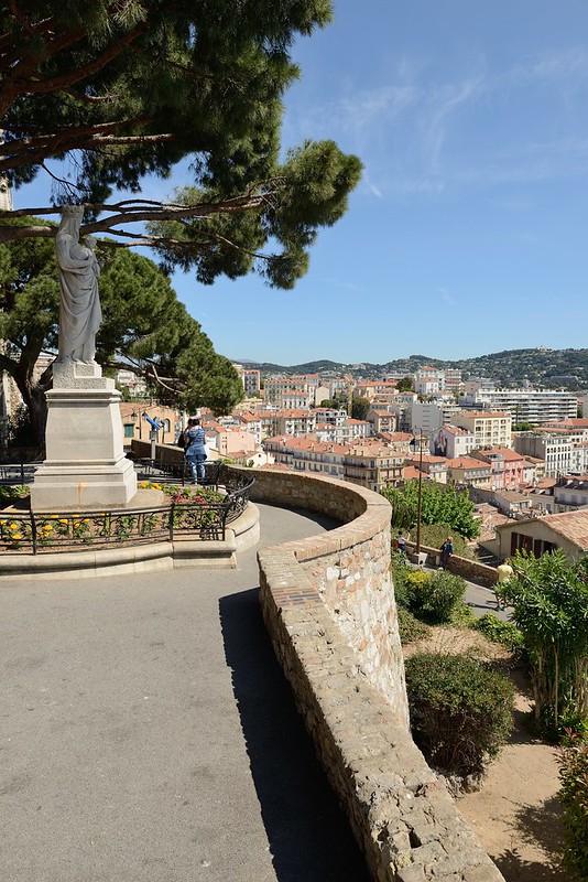 1002-20160524_Cannes-Cote d'Azur-France-view N across City from upper Place of Old Town beside Eglise Notre Dames d'Esperance<br/>© <a href="https://flickr.com/people/25326534@N05" target="_blank" rel="nofollow">25326534@N05</a> (<a href="https://flickr.com/photo.gne?id=33261486495" target="_blank" rel="nofollow">Flickr</a>)