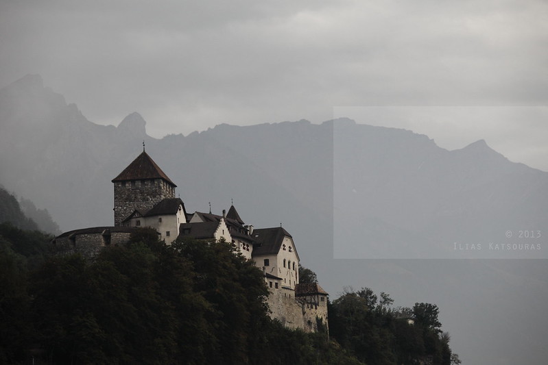 Vaduz castle<br/>© <a href="https://flickr.com/people/33057199@N03" target="_blank" rel="nofollow">33057199@N03</a> (<a href="https://flickr.com/photo.gne?id=12643855425" target="_blank" rel="nofollow">Flickr</a>)