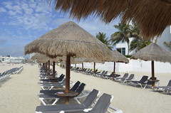 Cancun Beach • <a style="font-size:0.8em;" href="http://www.flickr.com/photos/36070478@N08/10255701916/" target="_blank">View on Flickr</a>
