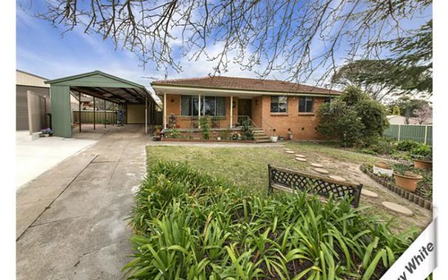 5 Searle Place, Holt ACT